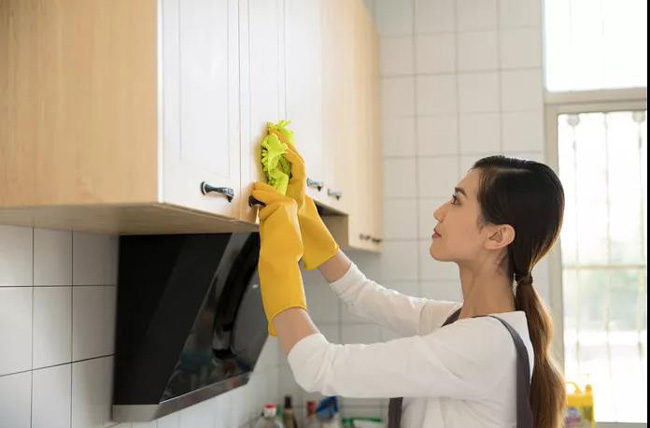 “濕漉漉”的又南回天來(lái)了!雪寶板材“科學(xué)保養(yǎng)”小訣竅也來(lái)了!